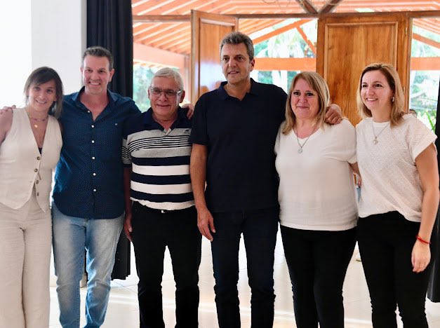 Massa encabezó un encuentro en Roque Pérez con especial eje en la clase