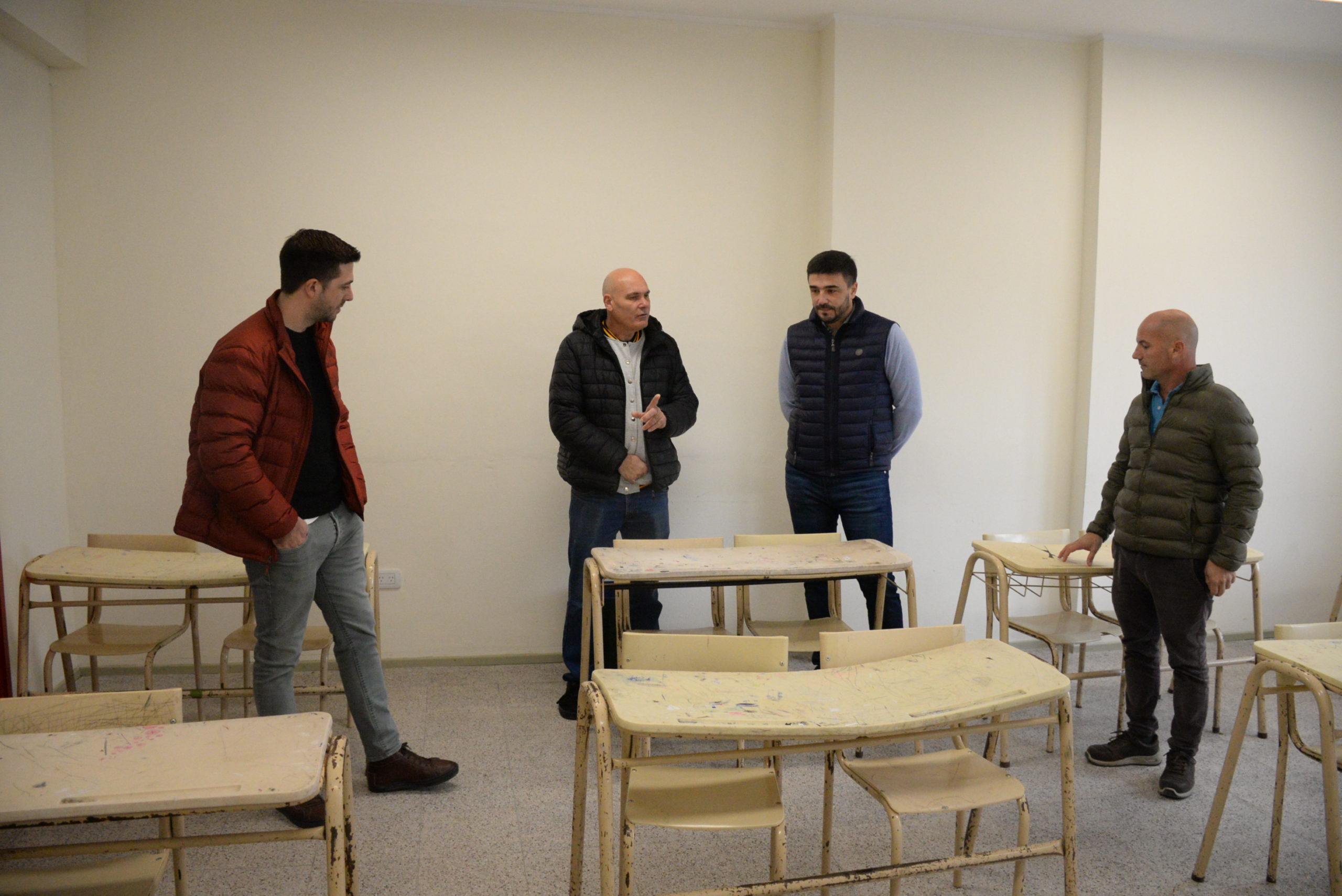 Escuela Secundaria Nº 1: Galli recorrió las nuevas aulas y anunció la terminación de la obra