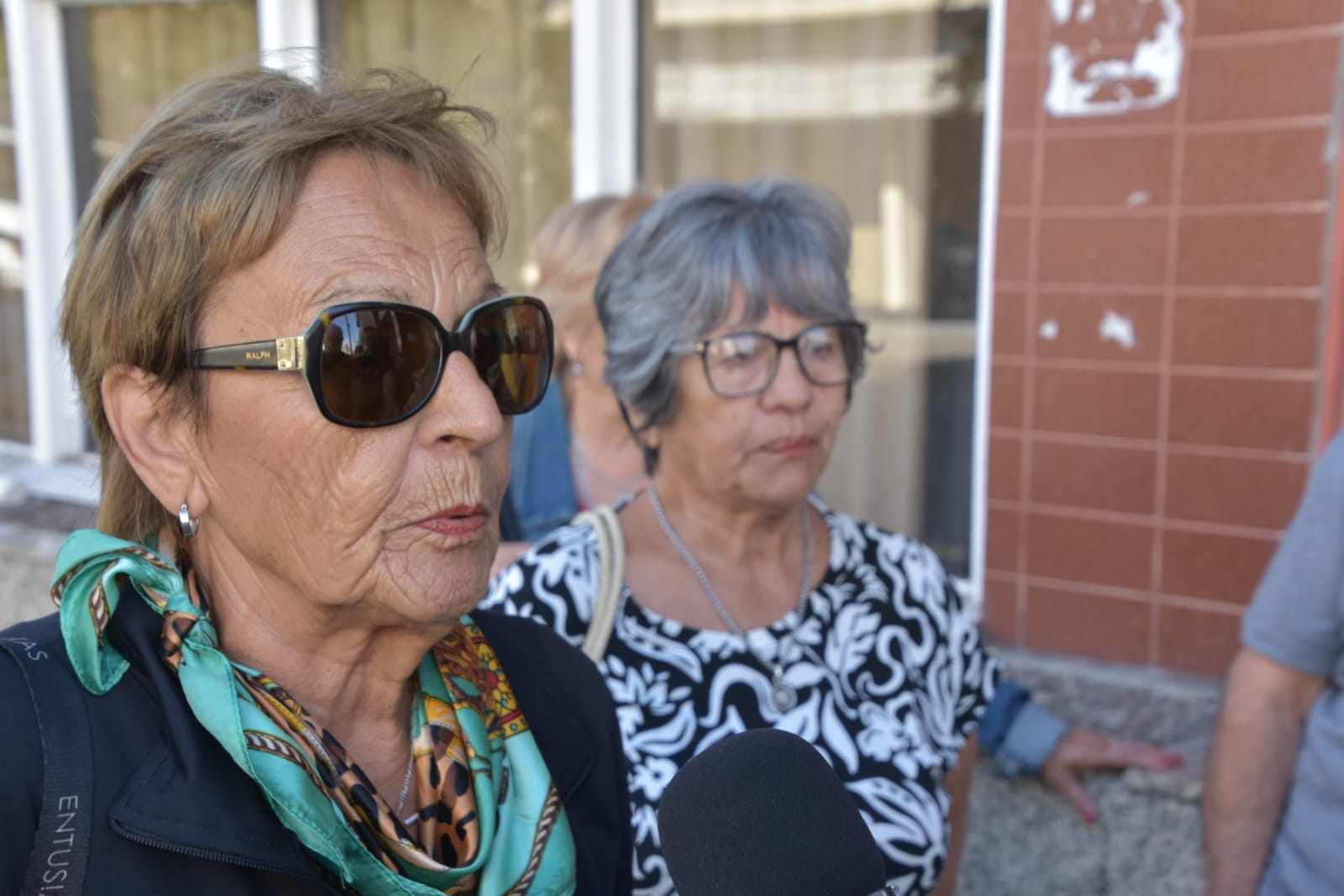 Jubilados reclamaron frente a PAMI por falta de pagos y recortes en la ...