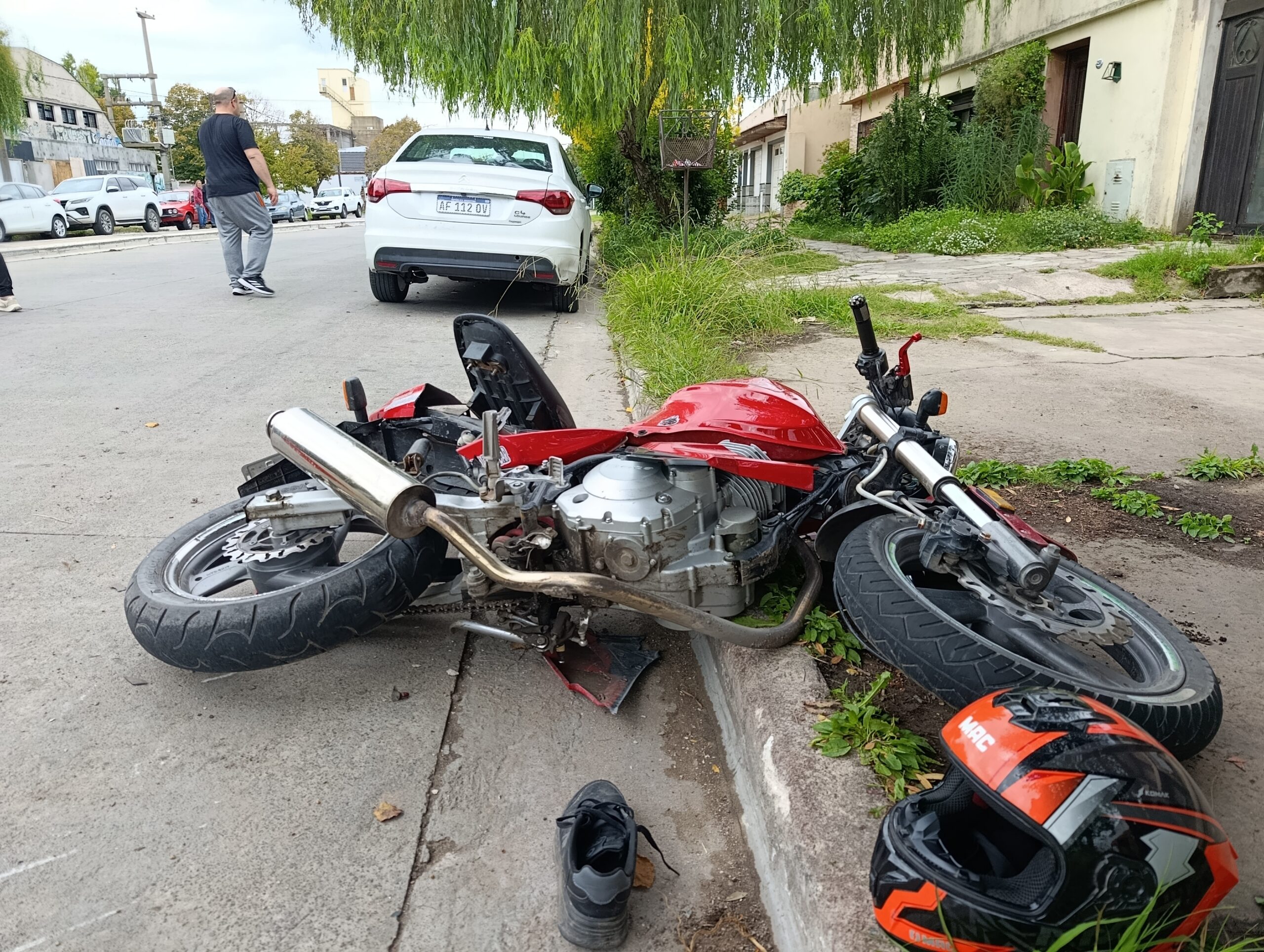 Un joven fue trasladado al hospital tras un siniestro vial en la ...